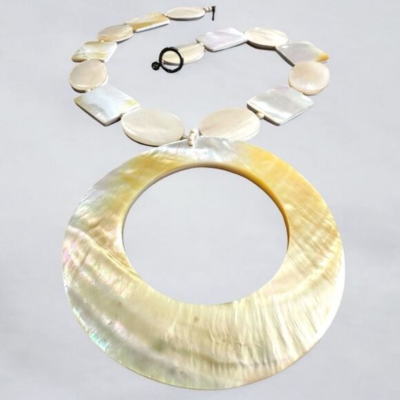 Neiman Marcus Mother of Pearl Statement Necklace – Resort Chic Elegance - Picture 17 of 17